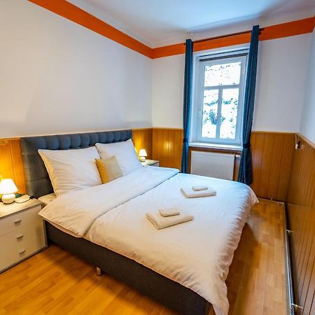 Tuan Long Apartments Яхимов Экстерьер фото