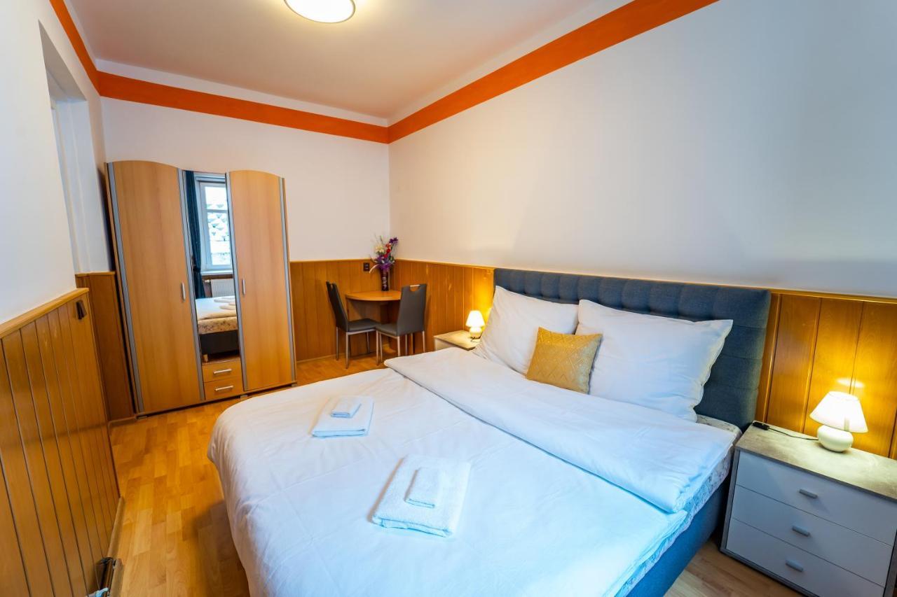 Tuan Long Apartments Яхимов Экстерьер фото