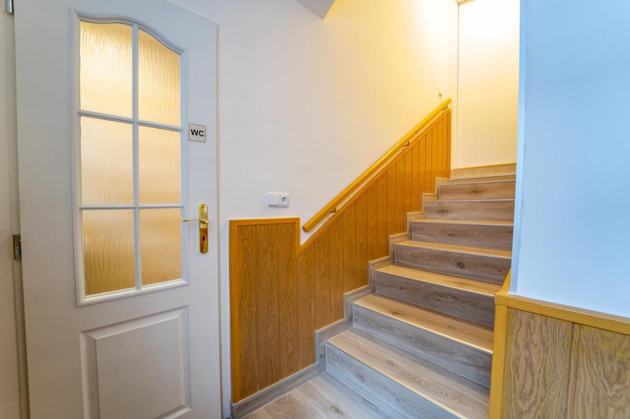 Tuan Long Apartments Яхимов Экстерьер фото