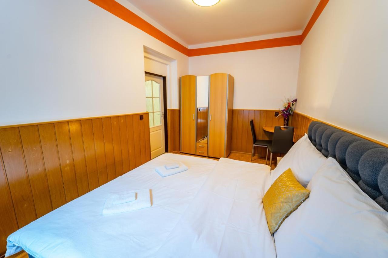 Tuan Long Apartments Яхимов Экстерьер фото