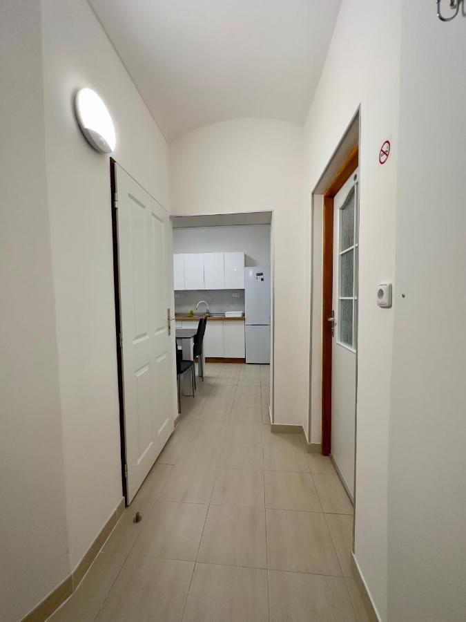 Tuan Long Apartments Яхимов Экстерьер фото